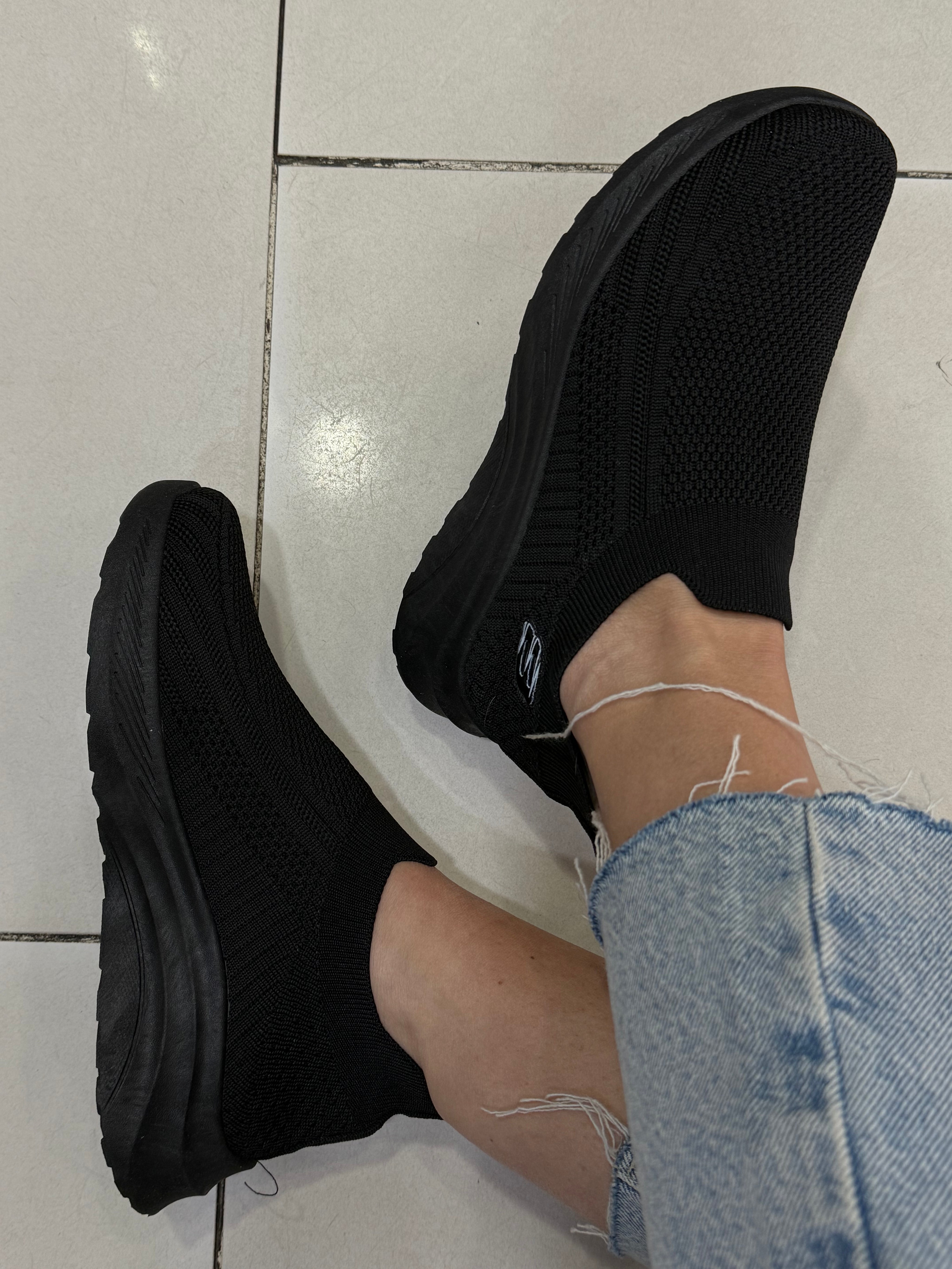 Baskets Ultra Light Black – Édition sans lacets