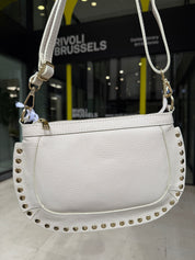 Sac en cuir beige clair à clous dorés