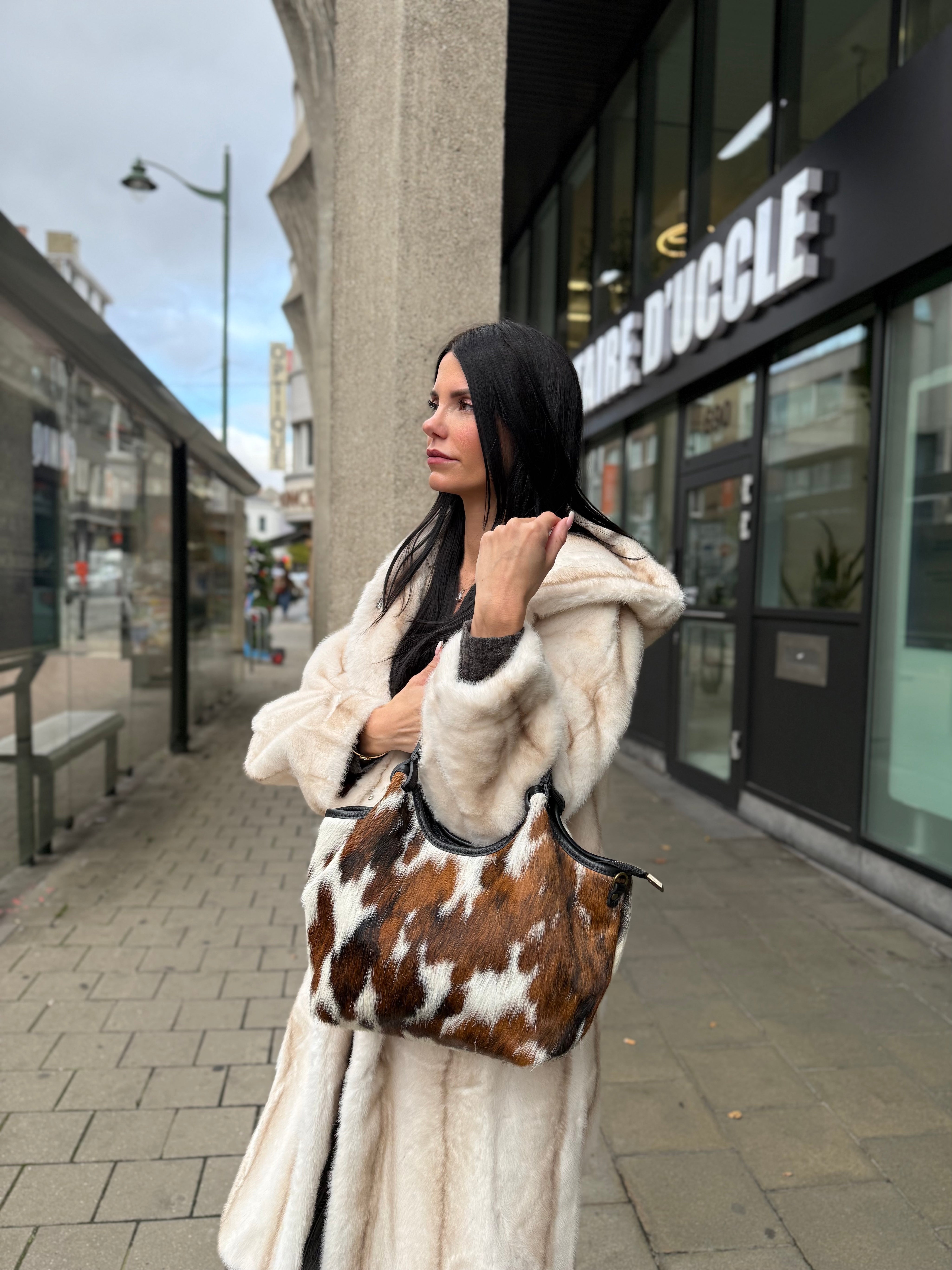 Sac “Dakota Mini” – Cuir & Véritable Fourrure de Vache