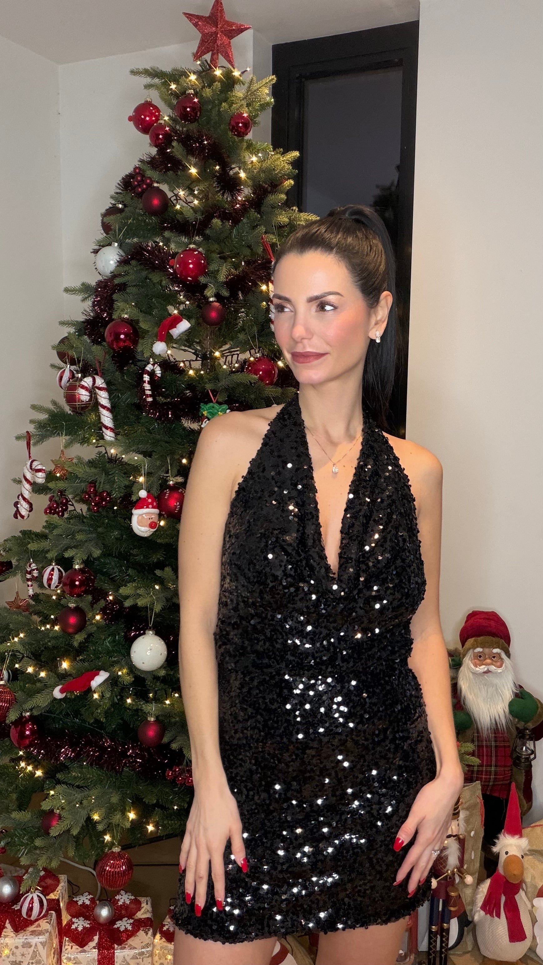 Top noir pailleté encolure américaine – tenue féminine