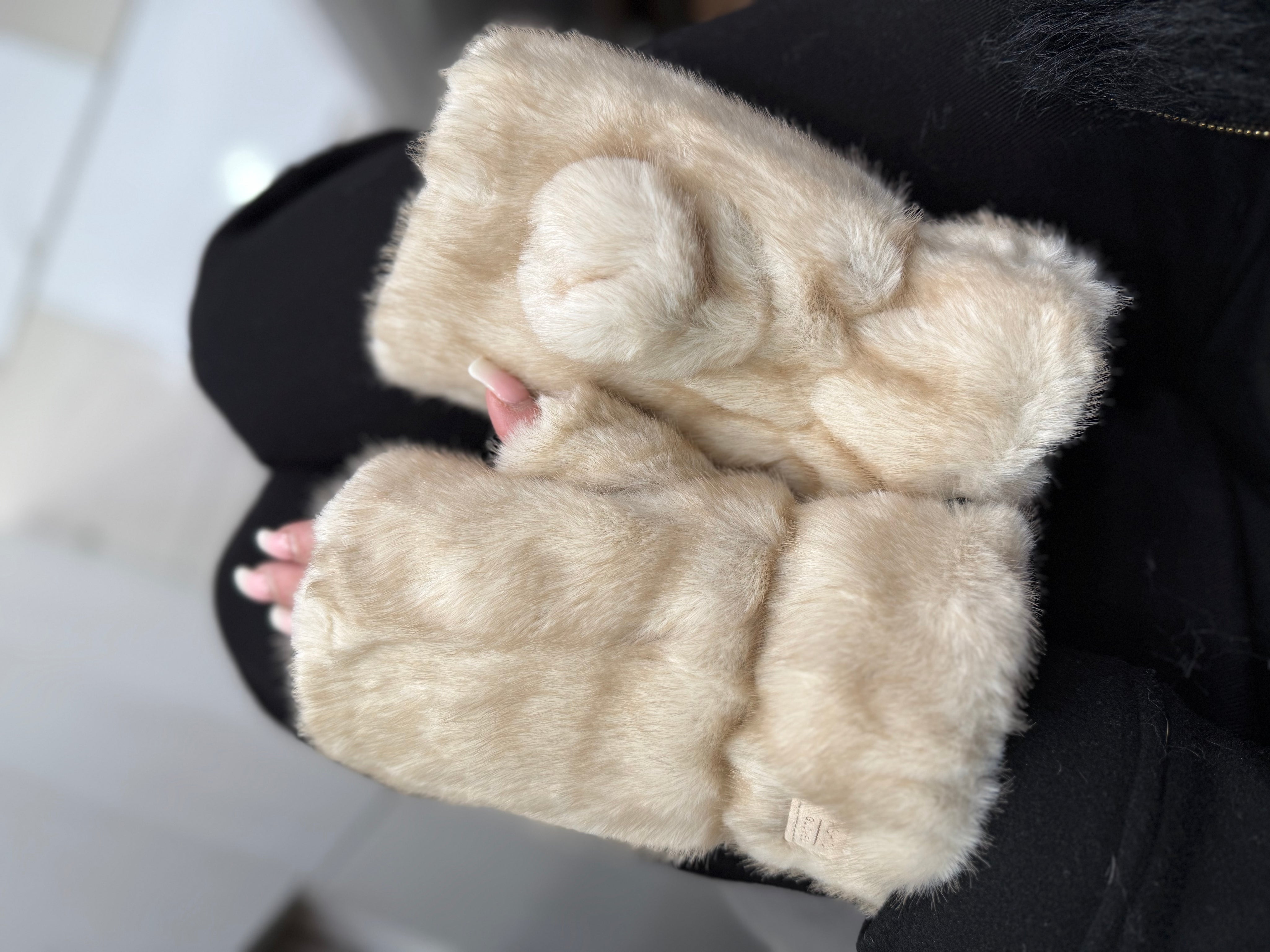 Gants fausse fourrure - Beige glacé