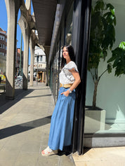 Jupe longue fluide en denim léger – Ceinture incluse