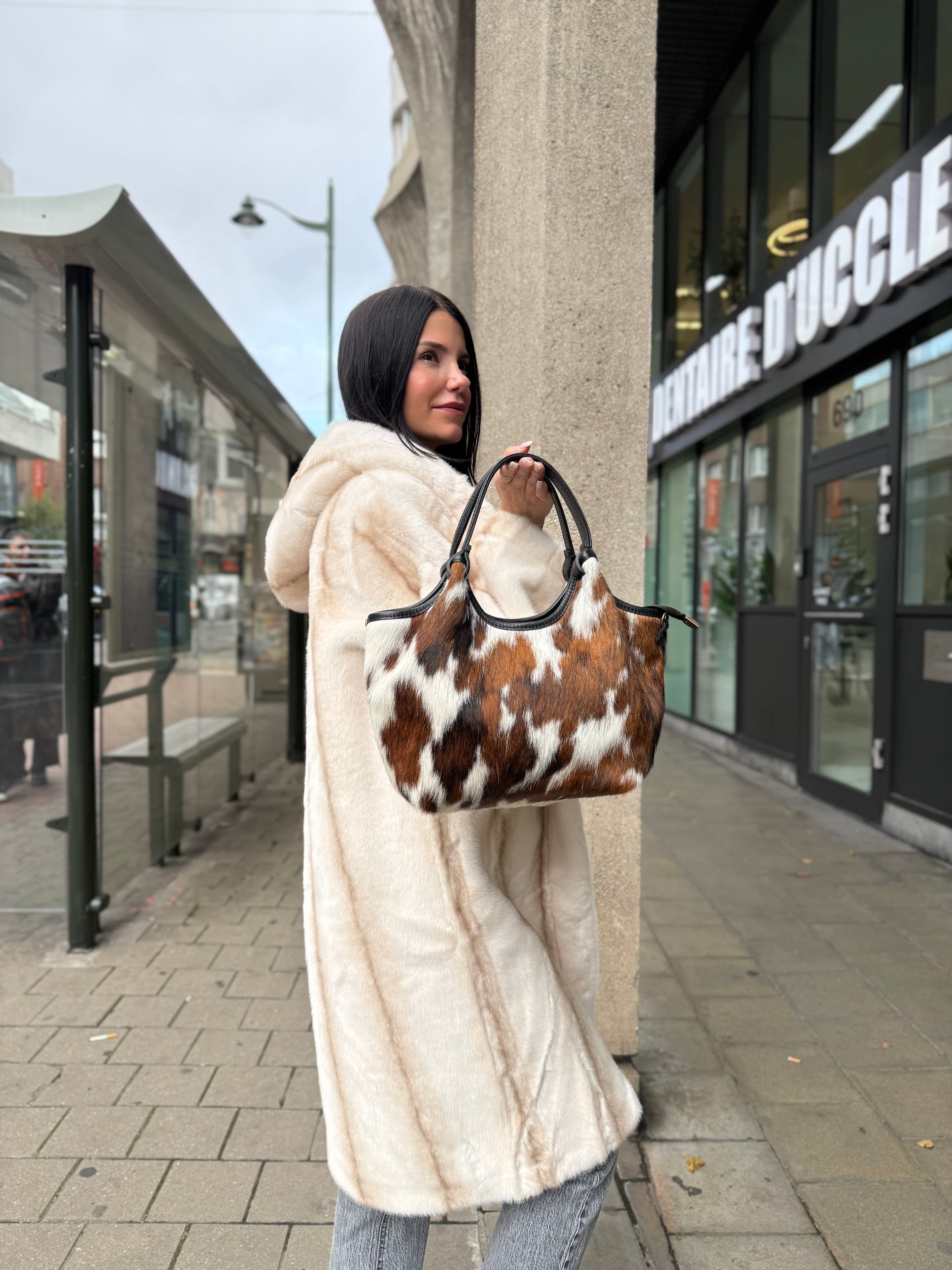 Sac “Dakota Mini” – Cuir & Véritable Fourrure de Vache