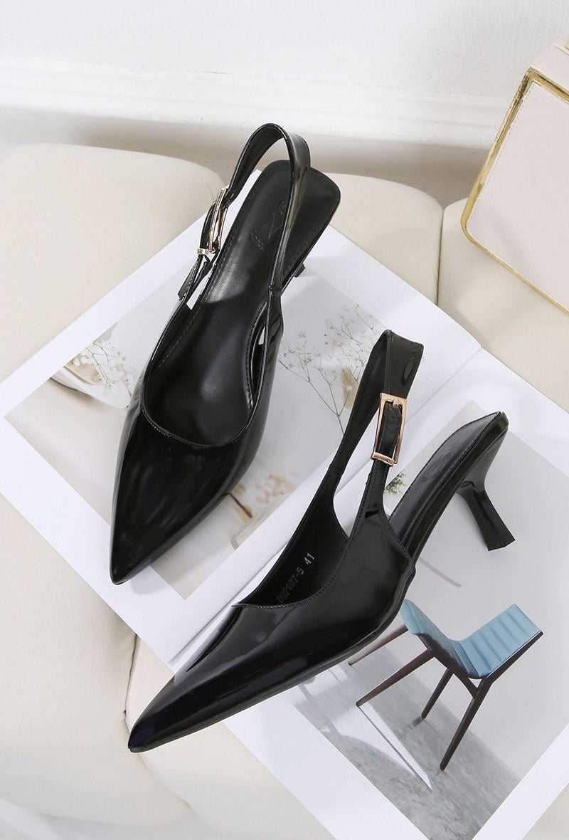 Escarpins Noir Vernis à Bride