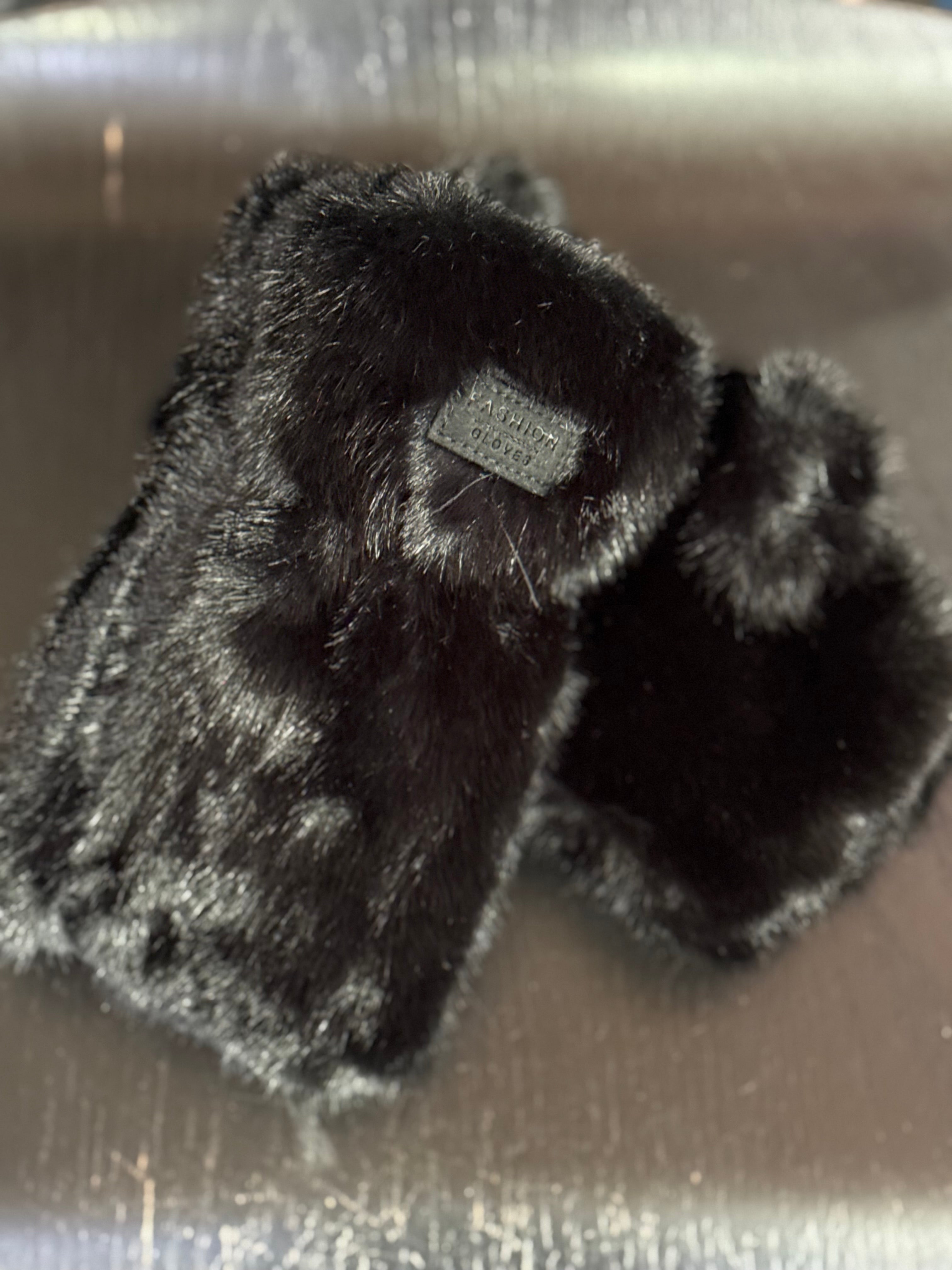 Gants fausse fourrure - noir