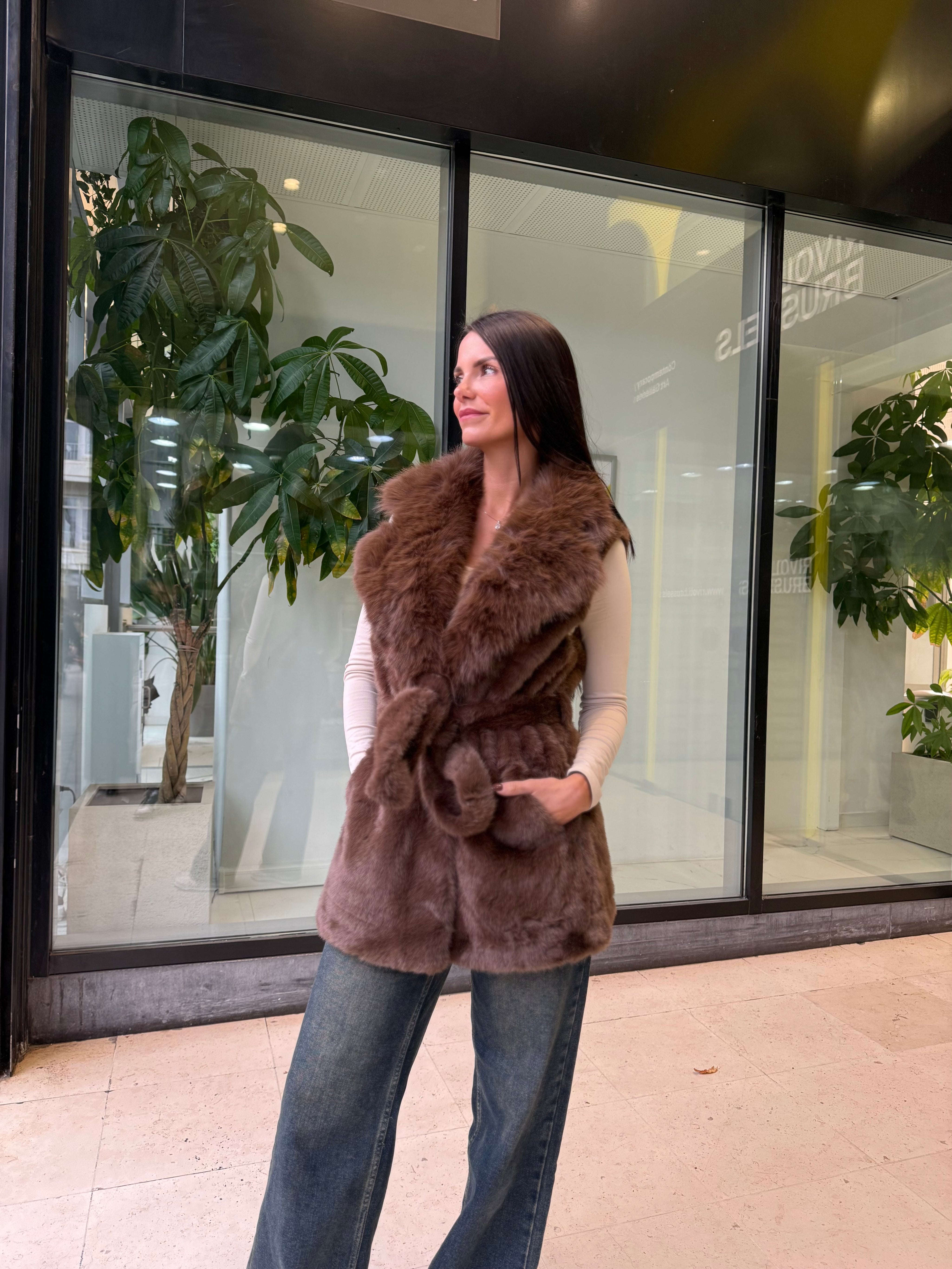 Veste sans manches fausse fourrure – Chocolat