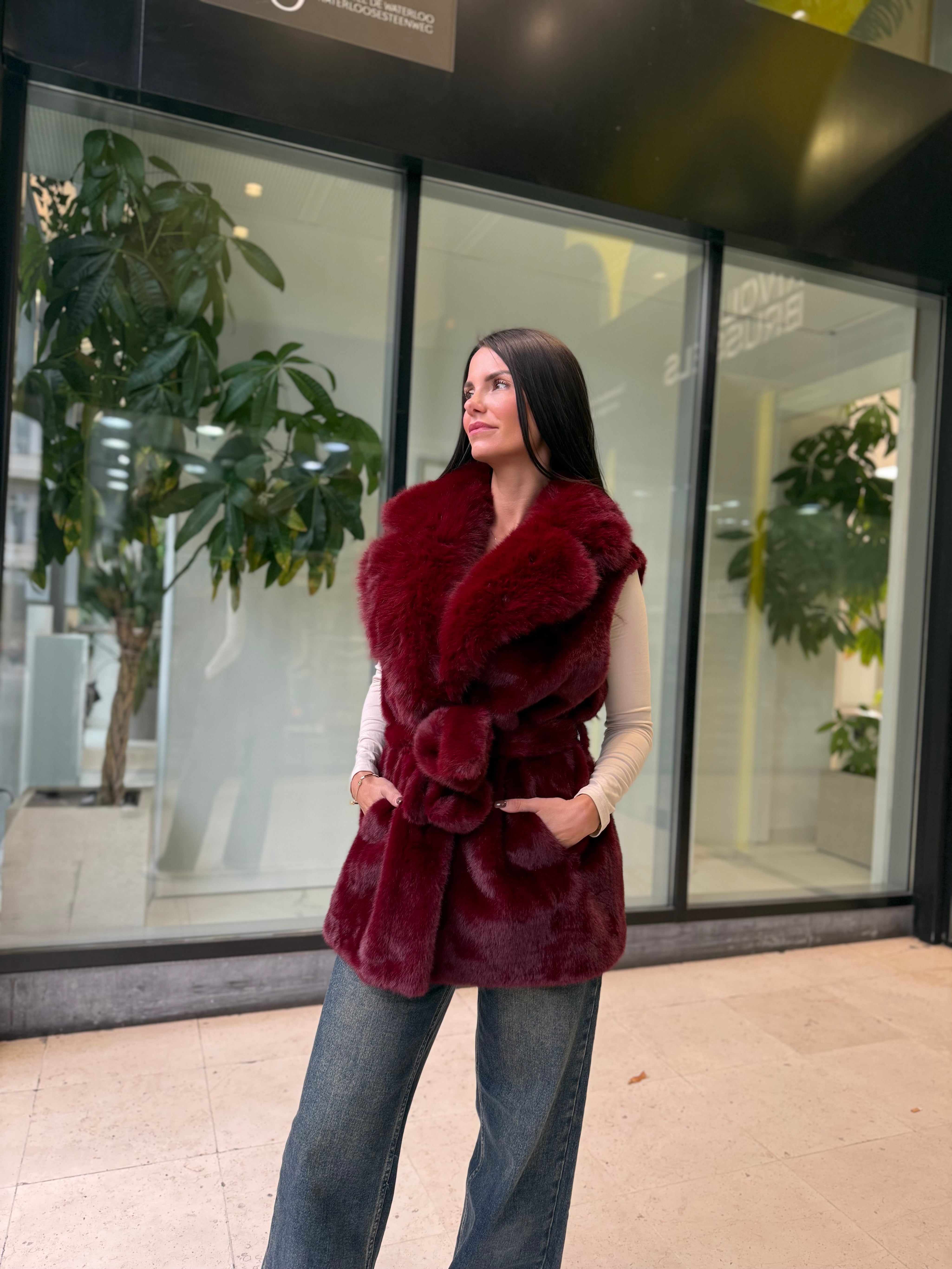 Veste sans manches fausse fourrure – Bordeaux