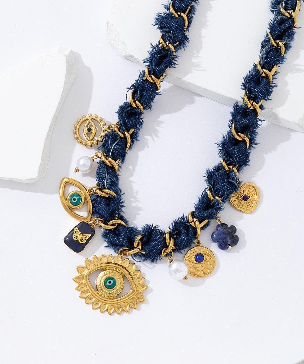 Collier blue eyes