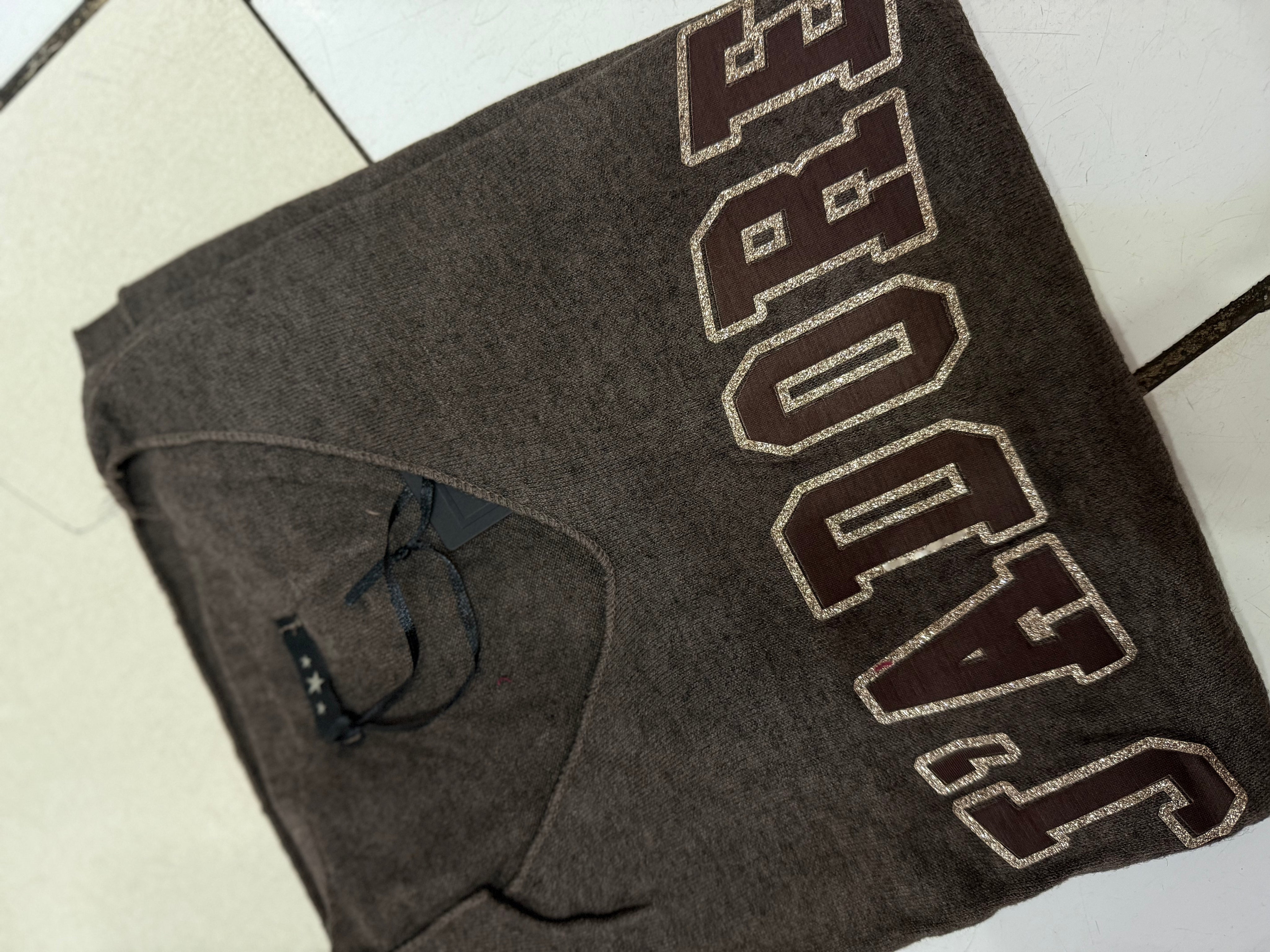 T-shirt léger « J’ADORE » – Chocolat