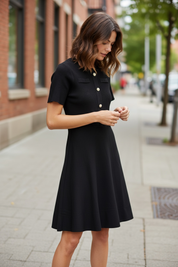 Robe évasée à boutons bijoux