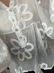 Blouse bohème à fleurs en relief - blanc