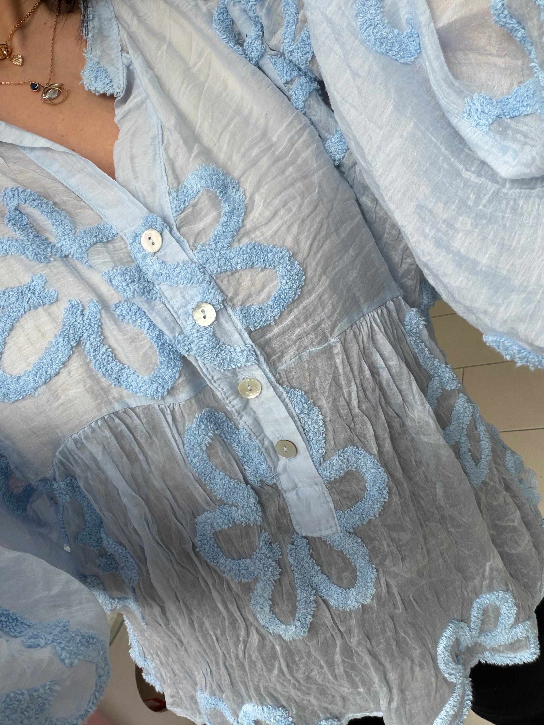 Blouse bohème à fleurs en relief - bleu