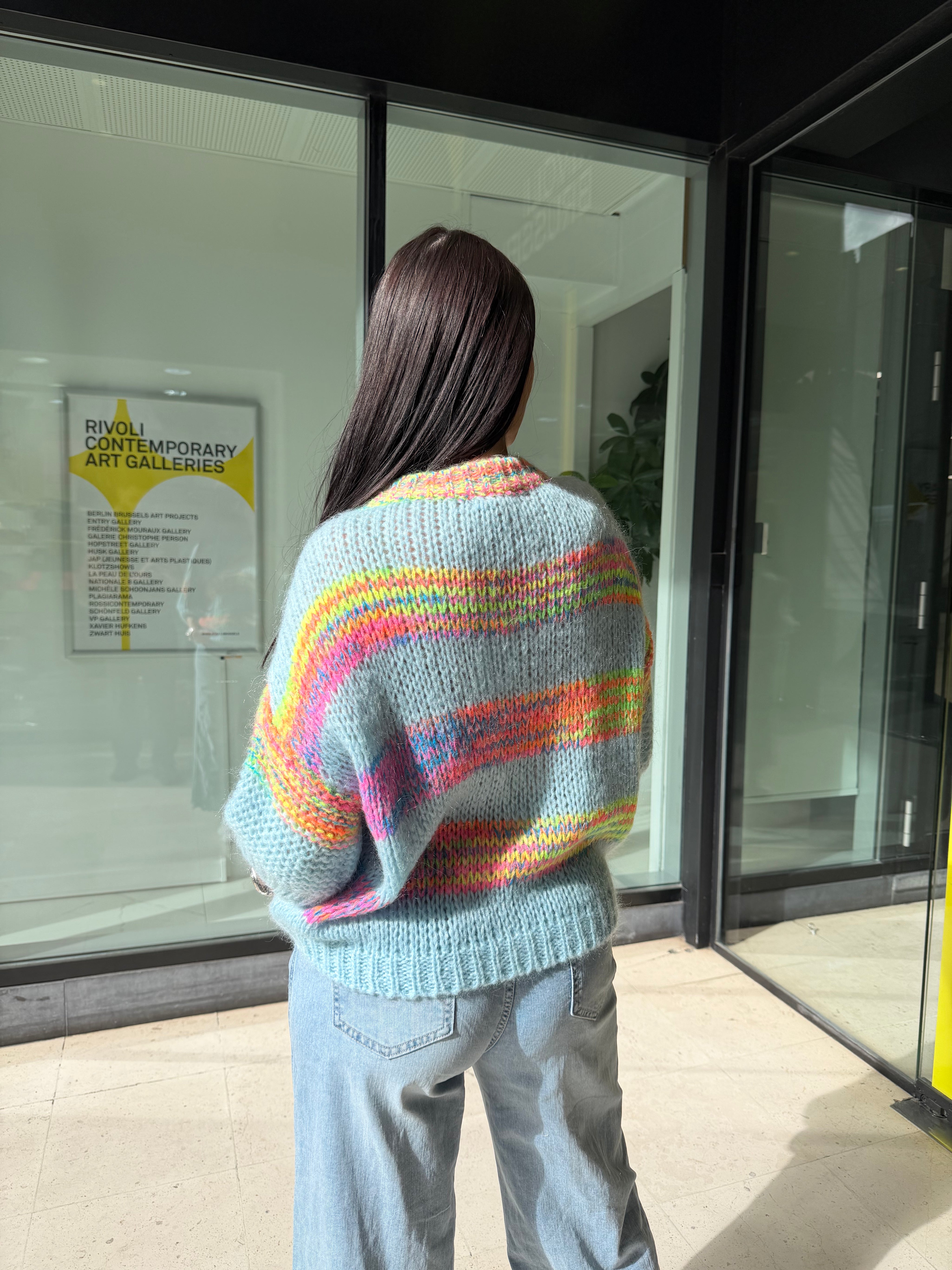 Pull multicolore col V - bleu